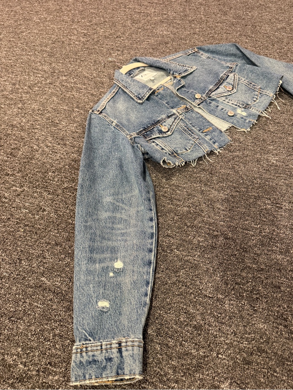 Zara Cropped Distressed Denim Jacket Blue Raw Hem Size Large NWT Style - Picture 3 of 5